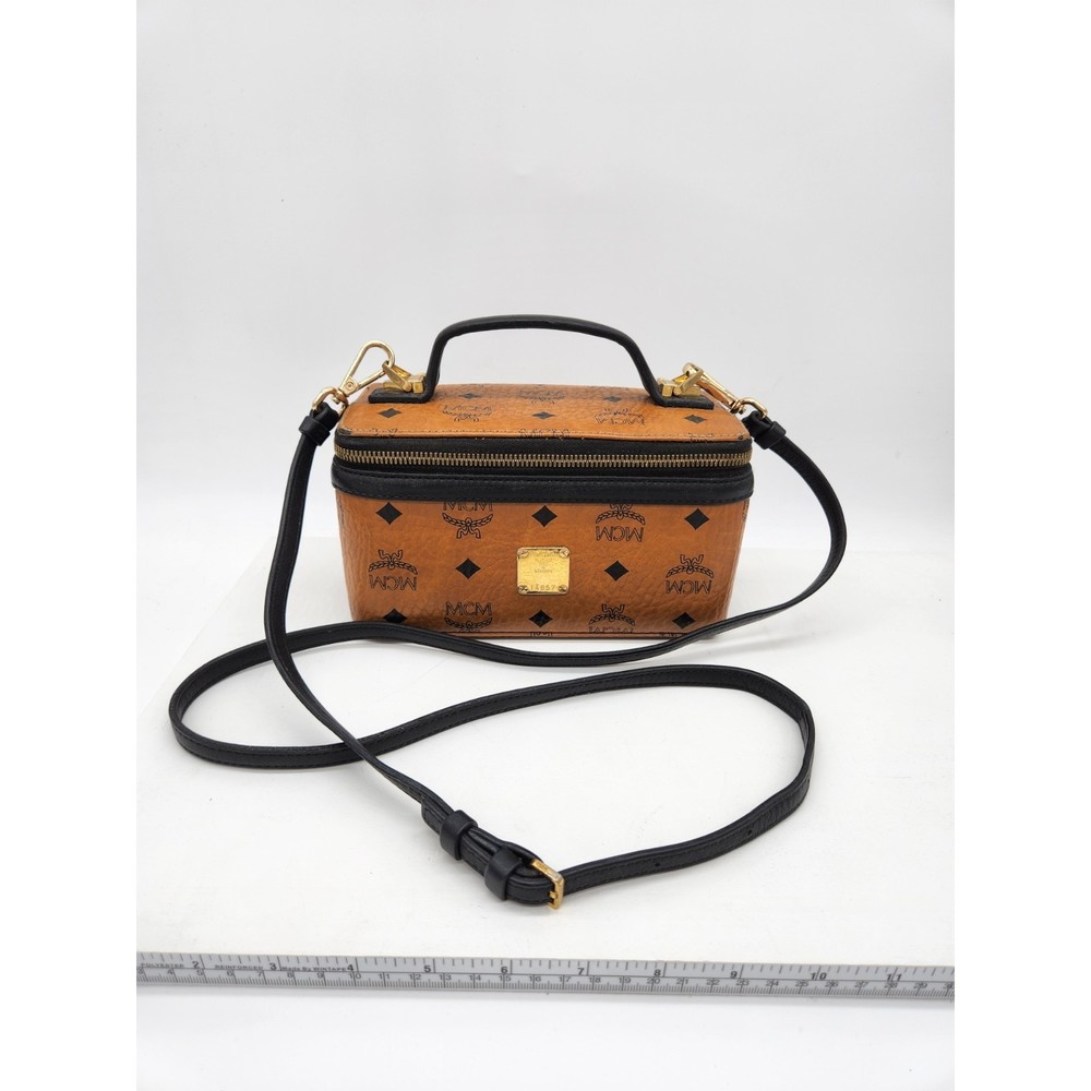 ❤️SOLD❤️MCM ROCKSTAR VANITY 331MCMXAiJ